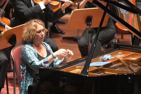 Die venezolanische Pianistin Gabriela Montero im Kurhaus. Foto: Ansgar Klostermann/RMF