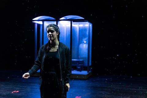 Mariann Yar als Saya in „Drei Kameradinnen“. Foto: Kamil Janus