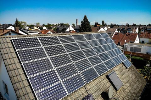 Die Installation von Photovoltaik-Anlagen könnte bei künftigen Bauvorhaben in Heppenheim verpflichtend sein.
