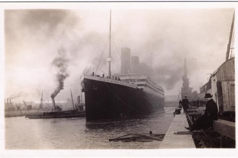 Die Titanic verlässt Southampton. Foto: Günter Bäbler