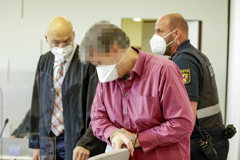 Der 50-jährige Angeklagte hat im Tankstellenmord-Prozess bereits ein umfassendes Geständnis abgelegt. Foto: Sascha Kopp 