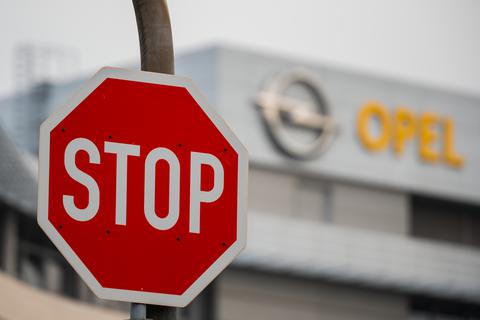 Es geht nicht voran bei der PSA-Tochter Opel: Der Autobauer hat 2020 ein Drittel seines Absatzes verloren. Foto: dpa