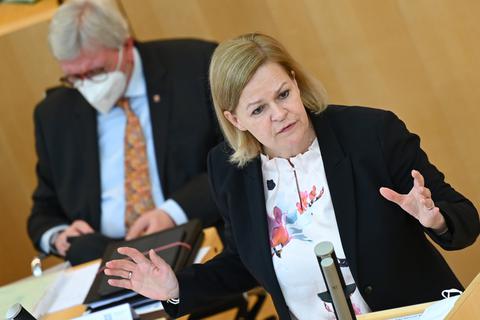 Nancy Faeser, SPD-Fraktionsvorsitzende spricht im hessischen Landtag. Foto: dpa