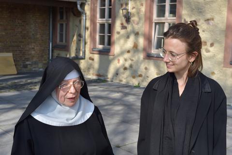Schwester Hiltrud Gutjahr hat VRM-Reporterin Denise Kopyciok erklärt, wie das Heilfasten nach Hildegard von Bingen funktioniert. Foto: Denise Kopyciok