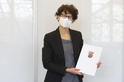 Biontech-Mitgründerin Özlem Türeci hat nun auch offiziell ihre Ernennungsurkunde als Professorin erhalten. Foto: Peter Pulkowski