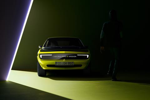 Der Opel Manta GSe ElektroMOD soll das klassische Design des Manta A mit den Merkmalen der aktuellen Opel-DNA verbinden.  Fotos: Opel Automobile GmbH