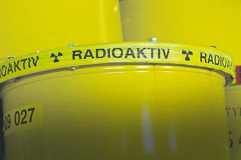 Etwa 17 000 Tonnen hochradioaktiver Abfall sind das Erbe der Kernenergienutzung in Deutschland. Dafür wird ein Endlager gebraucht.Fotos: dpa 