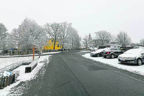 Wenig Schnee, aber glatte Fahrbahnen, so wie hier in Modautal,  machen einigen Autofahrern im Landkreis zu schaffen. Foto: Dirk Zengel