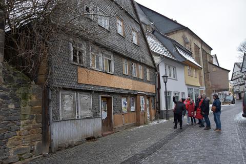 Unverständnis zeigt sich bei der SPD-Fraktion angesichts des Zustandes des Hauses Roßmarkt 16. © Günther Krämer