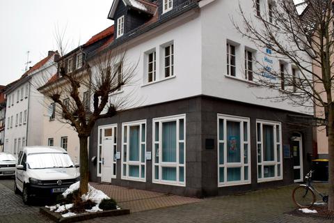 In diesem Gebäude an der Liebfrauenkirche ist das Büro der Diakoniestation Hoher Vogelsberg in Schotten untergebracht. Fotos: Weil