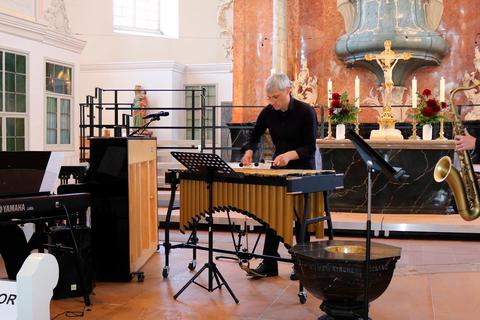 Das Jazztrio sorgte für Musik im Gottesdienst, v.l.: Annette Schulz, Berthold Möller, Carolin Henningsen. Schlitt