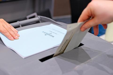 In Wiesbaden liegt die Wahlbeteiligung bei 73 Prozent. Foto: René Vigneron 