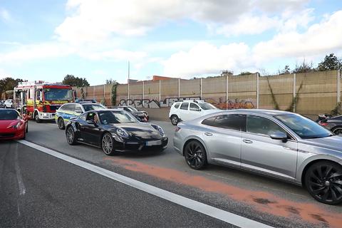 Gab es bei dem illegalen Rennen auf der A66 weitere Teilnehmer? Im Unfall-bedingten Stau wurden ein Ferrari und zwei Porsche gesichtet. Foto: 5Vision Media
