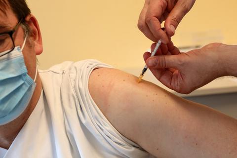 Viele Pfleger und Krankenhausmitarbeiter wollen sich derzeit noch nicht impfen lassen. Foto: dpa
