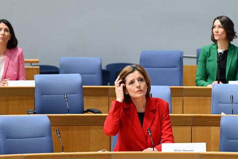 Ob die rheinland-pfälzische Ampelregierung um (v.l.) Daniela Schmitt (FDP), Ministerpräsidentin  Malu Dreyer (SPD) und Anne Spiegel (Grüne) dem Infektionsschutzgesetz im Bundesrat zustimmen wird, ist noch offen. Foto: dpa/Arne Dedert