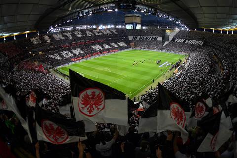 Eintracht Frankfurt will der „digitalste Club der Liga“ werden. Während der Spiele soll allerdings das WLAN in der Commerzbank Arena gedrosselt werden. Foto: Arne Dedert/dpa